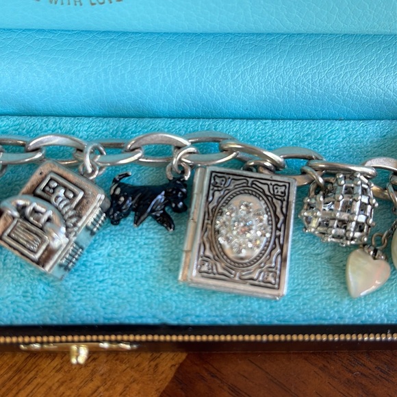 VERY HARD TO FIND - BEAUTIFUL VINTAGE JUICY COUTURE CHARM BRACELET - 13 CHARMS! - Picture 3 of 10